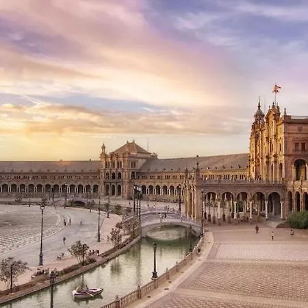 Magnifico Tipo En Triana Siviglia